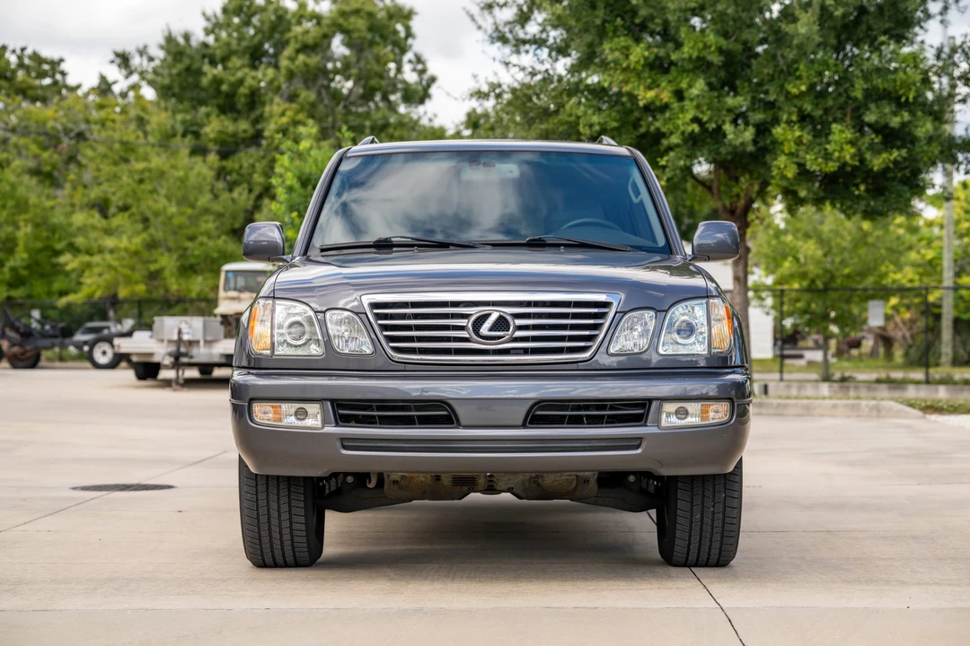 2006 Lexus LX 2nd Gen - Image 10 of 31