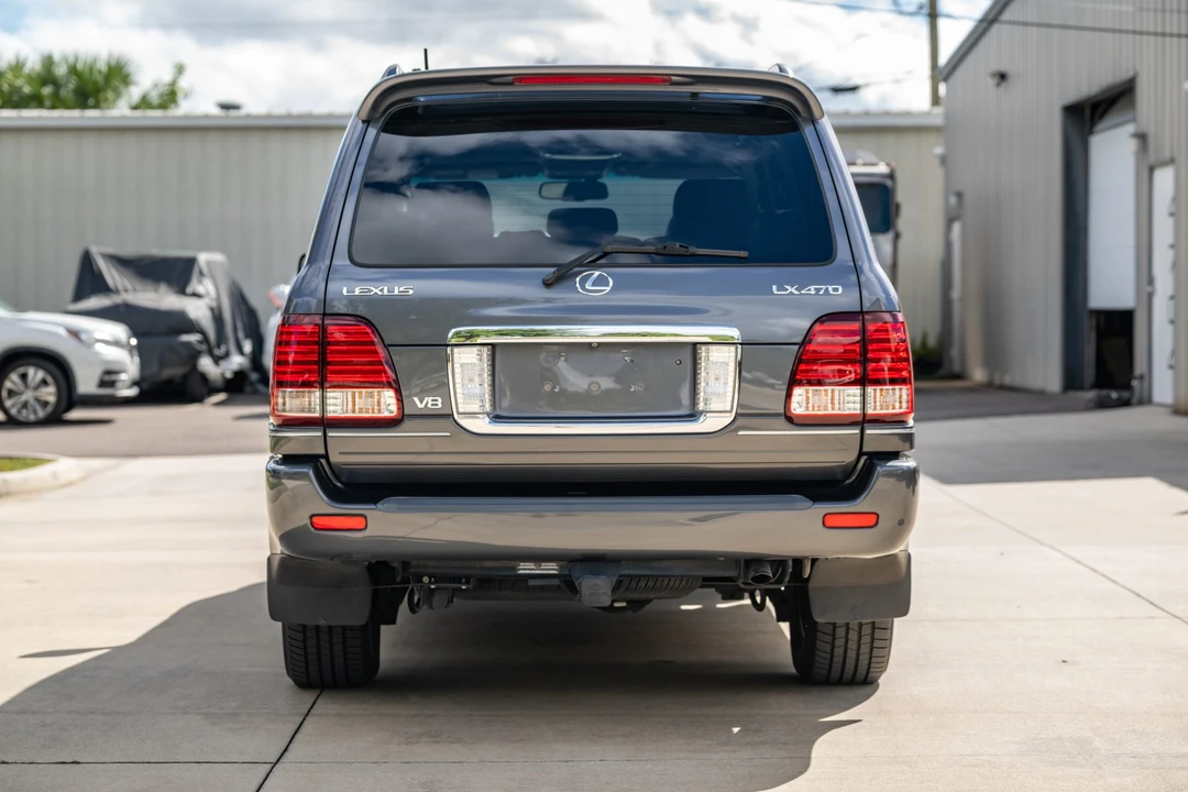 2006 Lexus LX 2nd Gen - Image 5 of 31