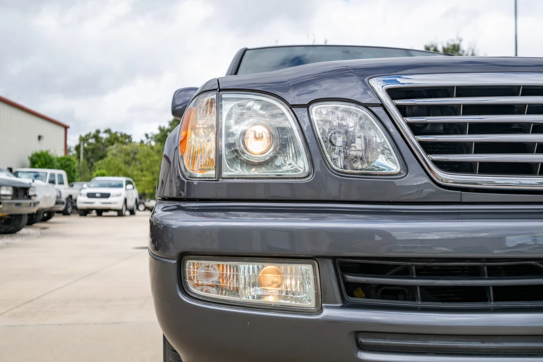2006 Lexus LX 2nd Gen - Image 12 of 31