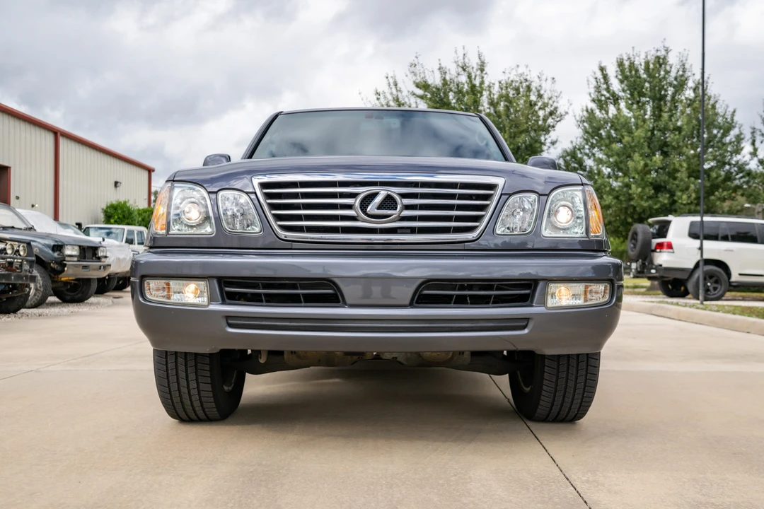 2006 Lexus LX 2nd Gen - Image 11 of 31