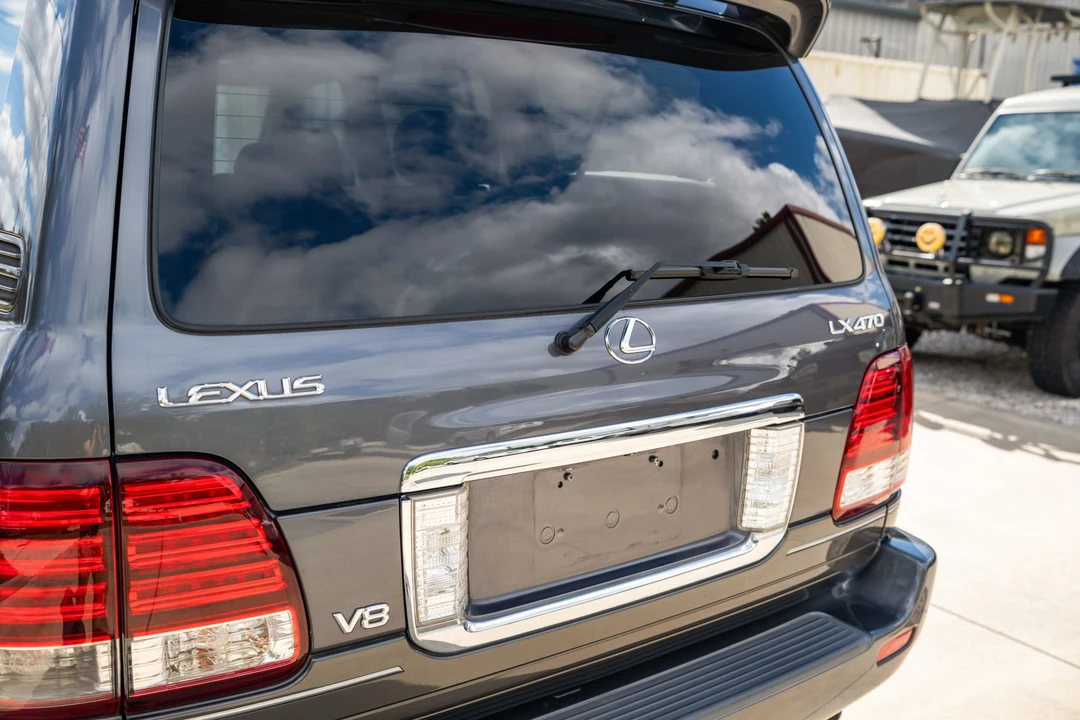 2006 Lexus LX 2nd Gen - Image 26 of 31