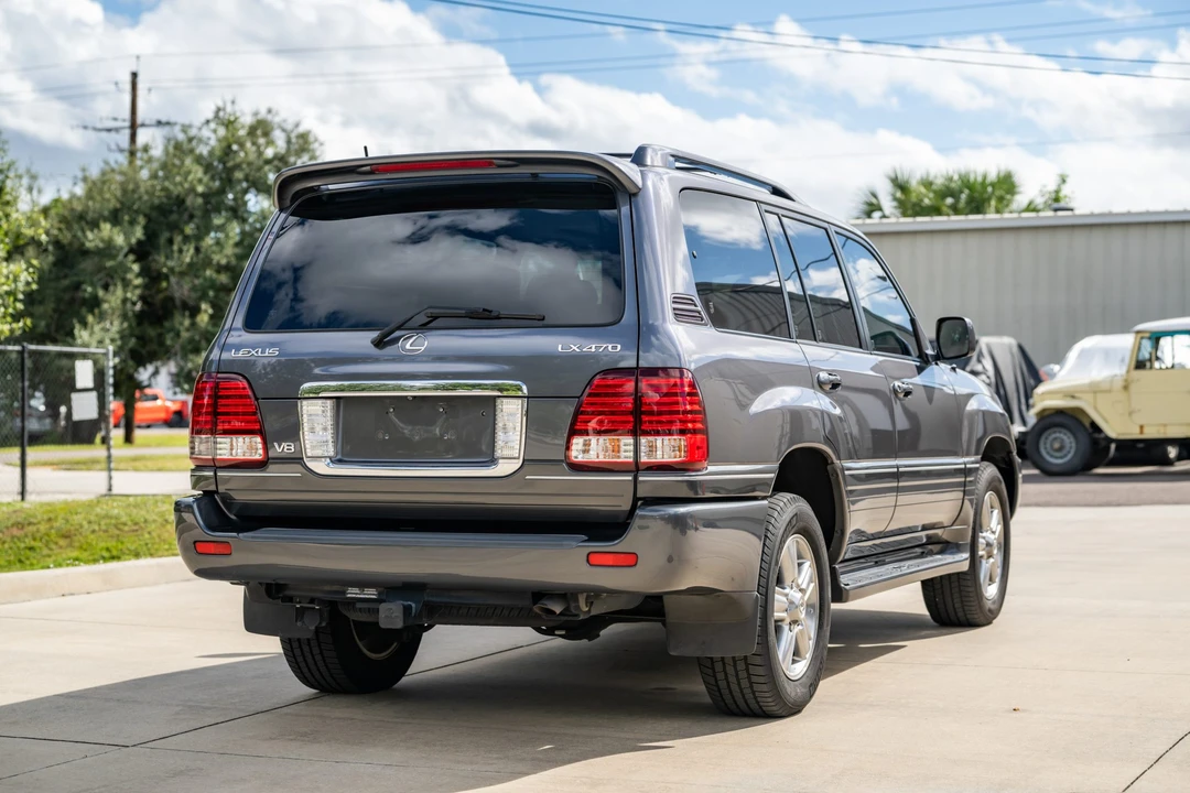 2006 Lexus LX 2nd Gen - Image 6 of 31