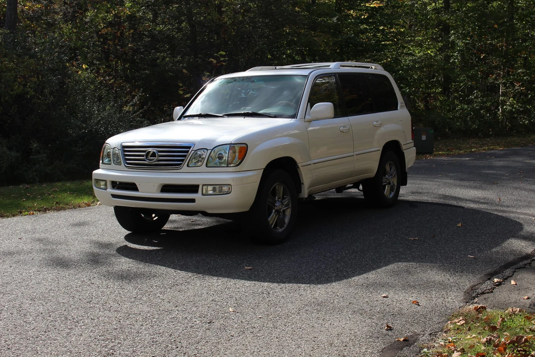 2006 Lexus LX 2nd Gen - Image 4 of 31