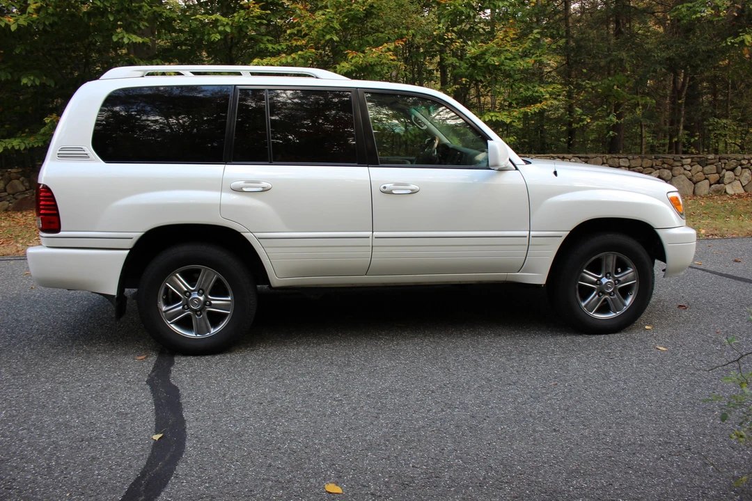 2006 Lexus LX 2nd Gen - Image 22 of 31