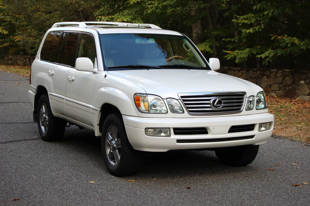 2006 Lexus LX 2nd Gen - Image 17 of 31
