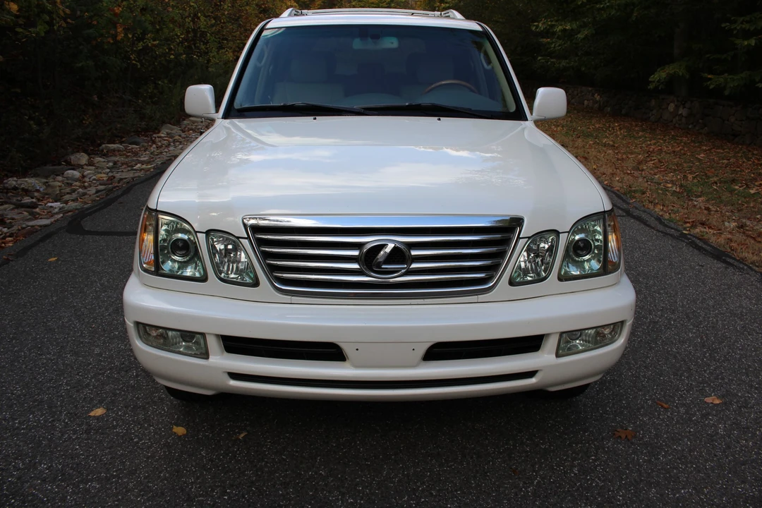 2006 Lexus LX 2nd Gen - Image 11 of 31