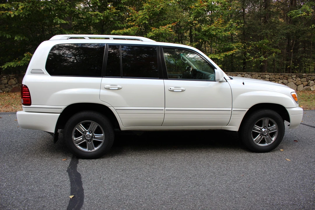2006 Lexus LX 2nd Gen - Image 21 of 31