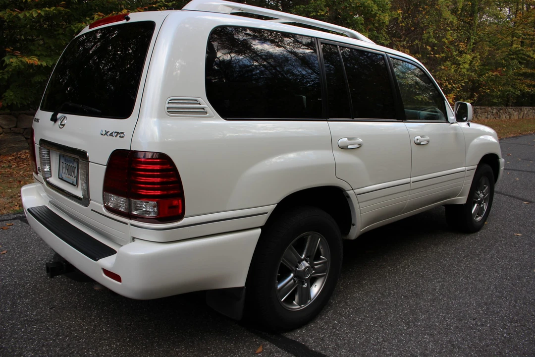 2006 Lexus LX 2nd Gen - Image 23 of 31