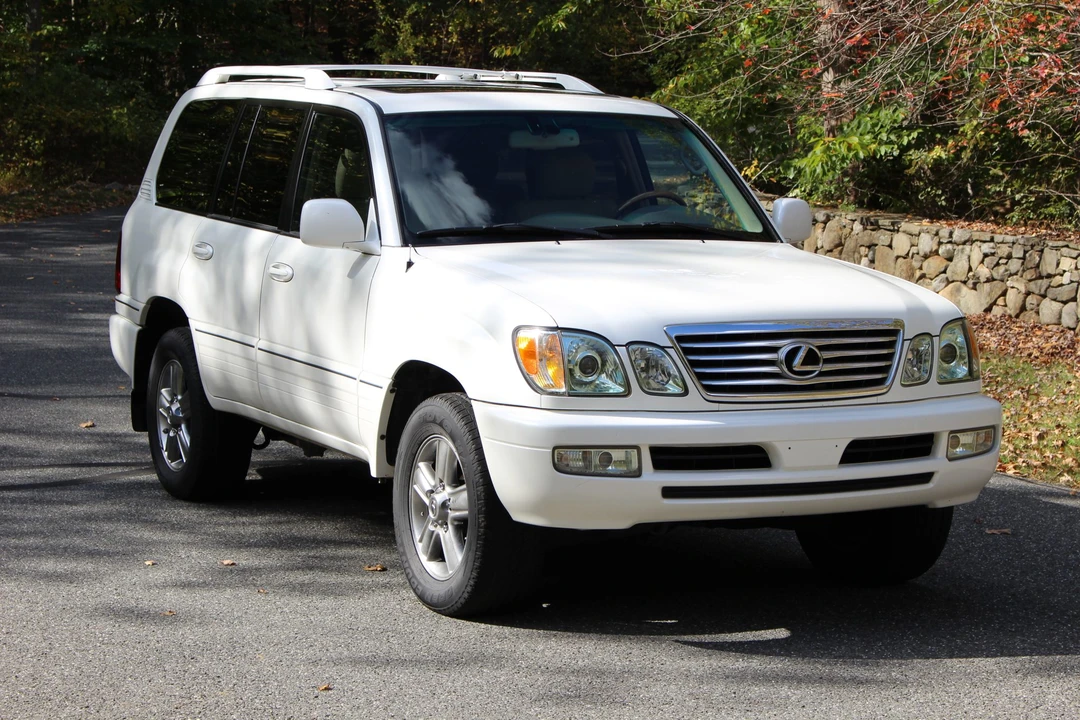 2006 Lexus LX 2nd Gen - Image 16 of 31