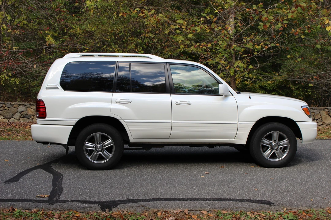 2006 Lexus LX 2nd Gen - Image 20 of 31