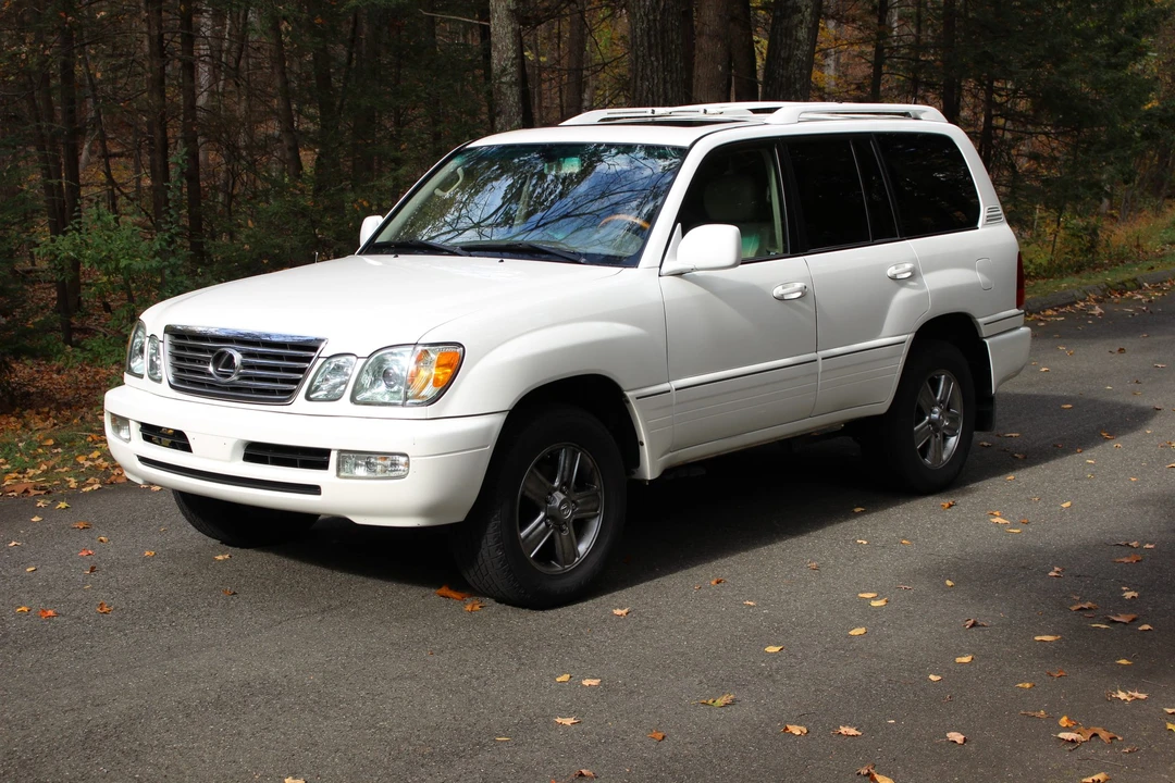 2006 Lexus LX 2nd Gen - Image 6 of 31