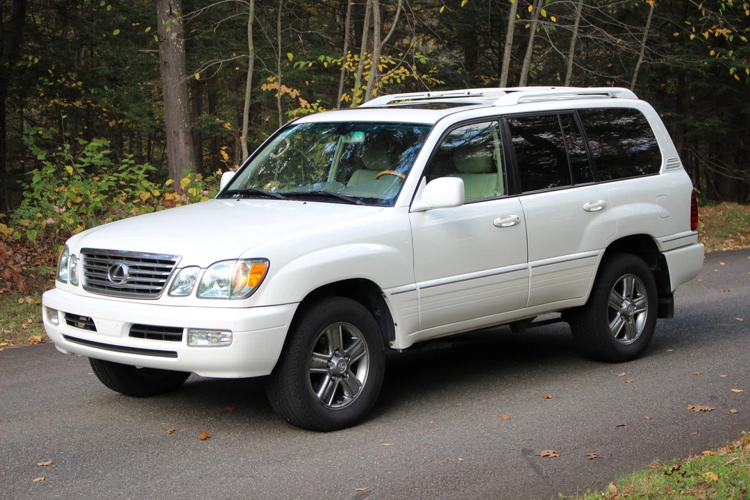 2006 Lexus LX 2nd Gen - Image 5 of 31