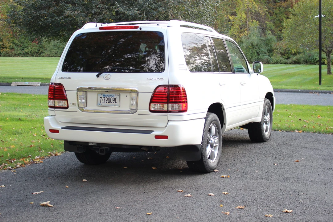 2006 Lexus LX 2nd Gen - Image 29 of 31