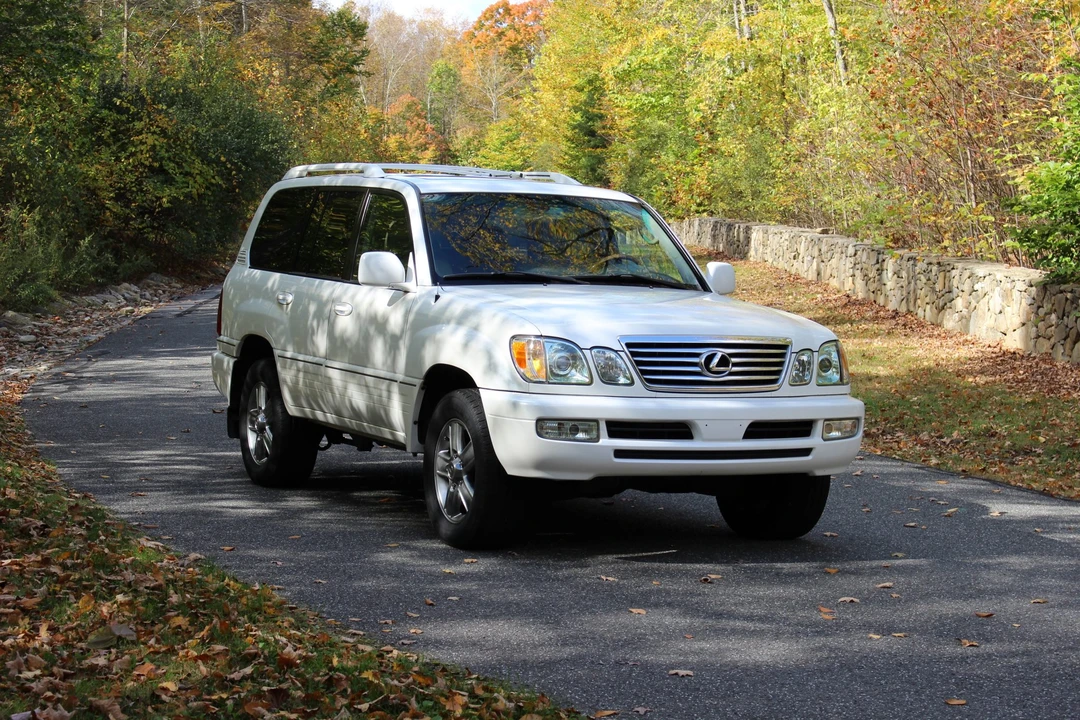 2006 Lexus LX 2nd Gen - Image 12 of 31