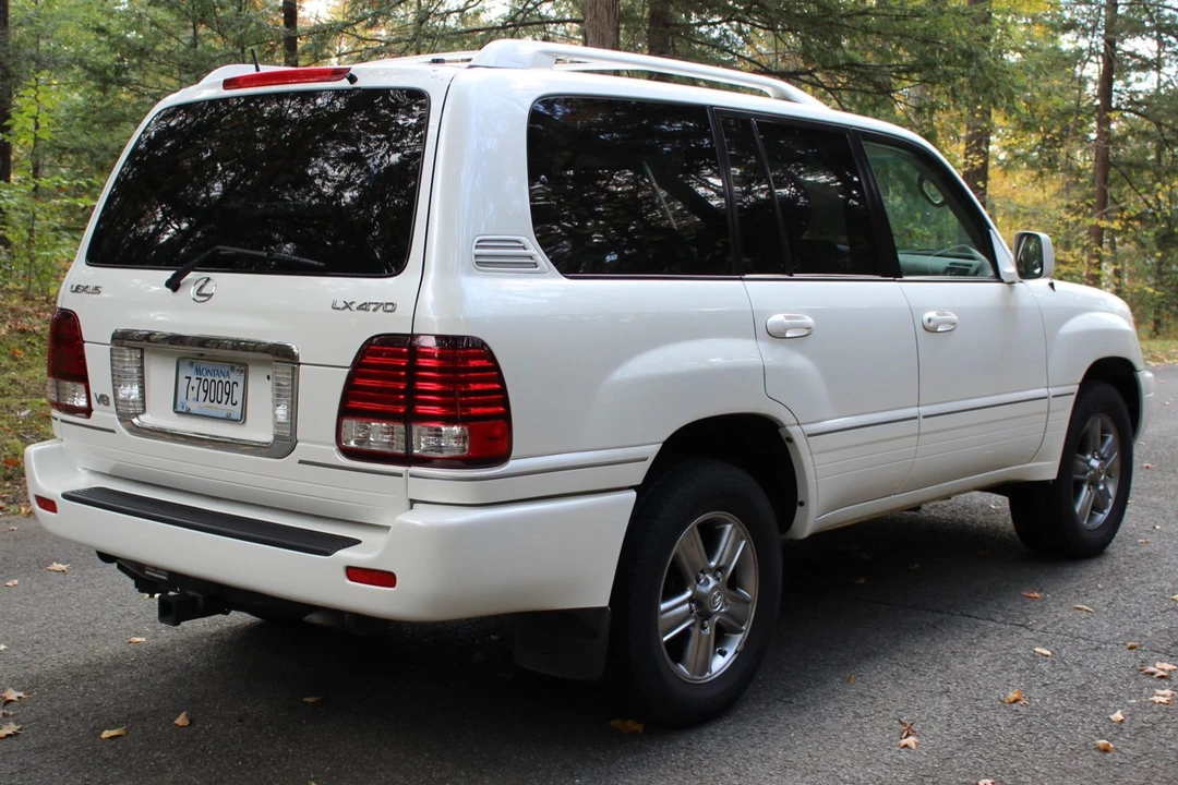 2006 Lexus LX 2nd Gen - Image 25 of 31
