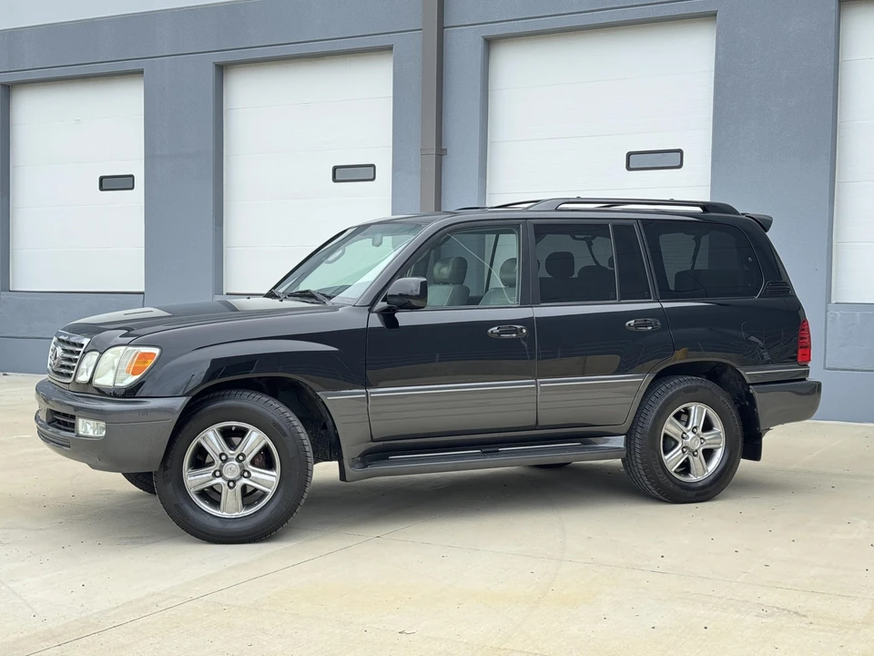 2006 Lexus LX 2nd Gen - Image 8 of 31