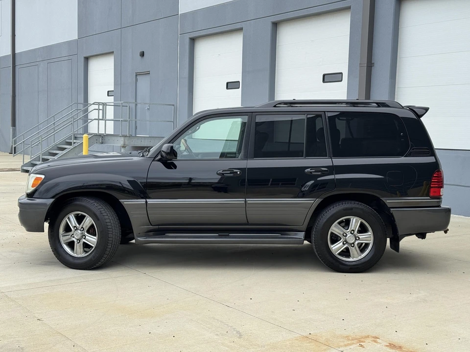 2006 Lexus LX 2nd Gen - Image 12 of 31