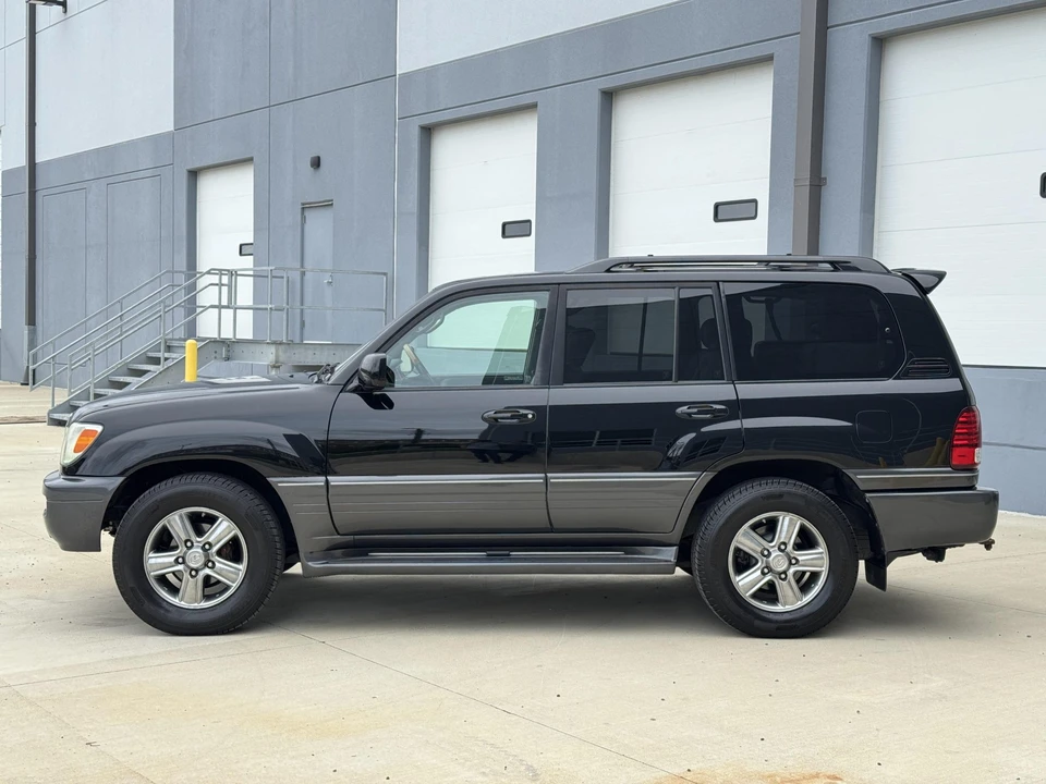 2006 Lexus LX 2nd Gen - Image 10 of 31