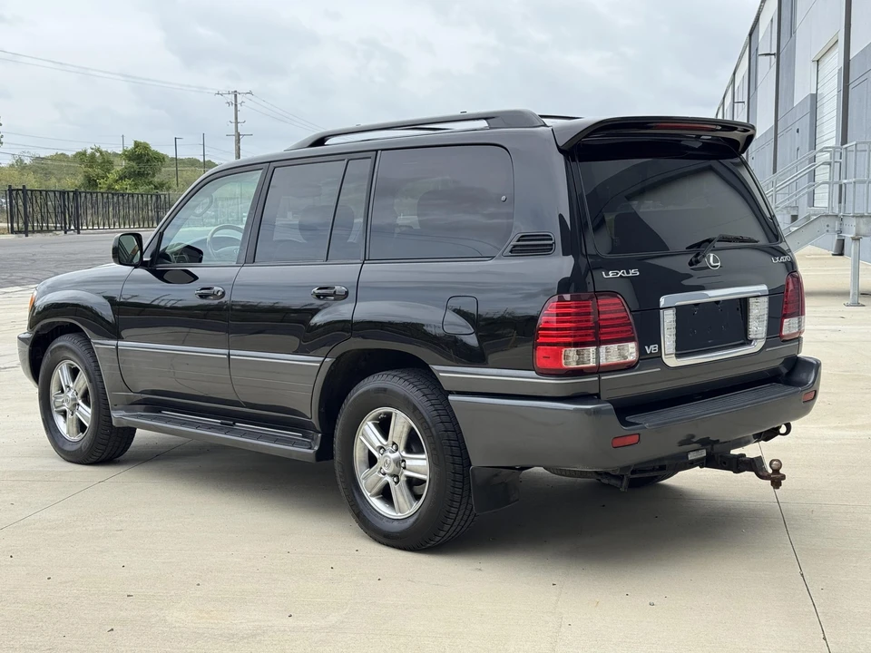 2006 Lexus LX 2nd Gen - Image 13 of 31