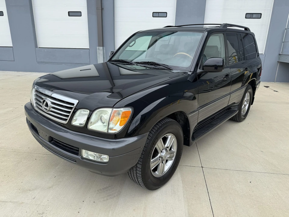 2006 Lexus LX 2nd Gen - Image 3 of 31