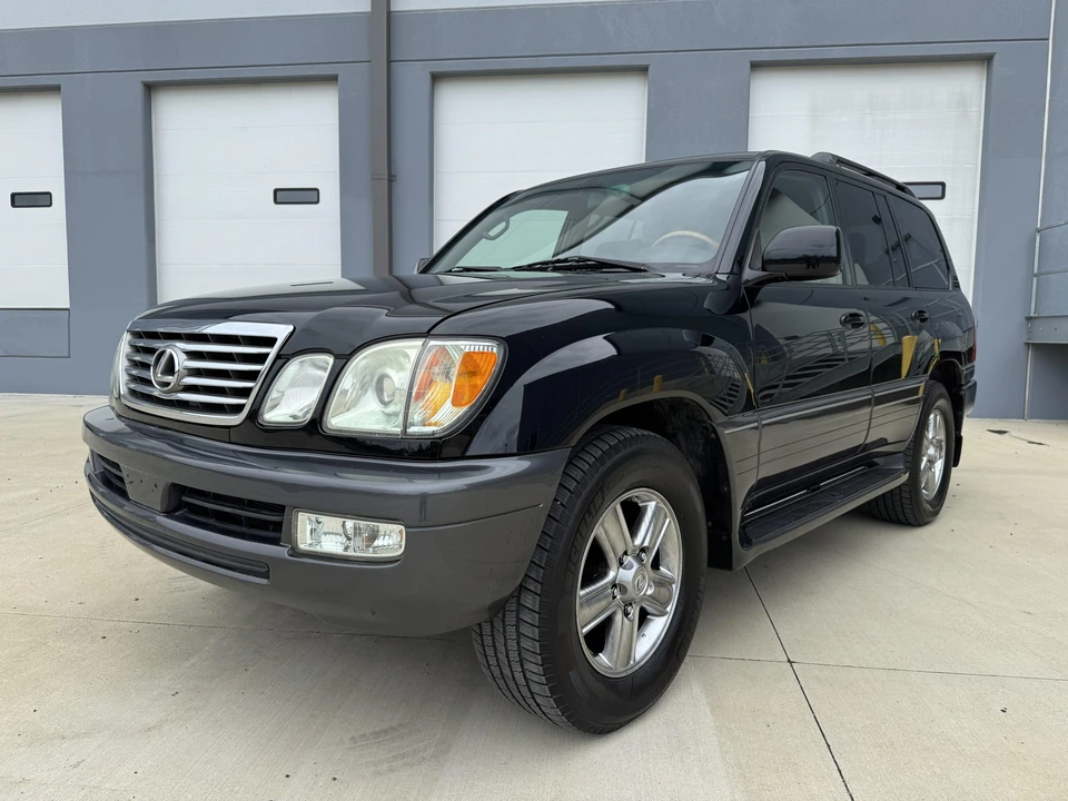 2006 Lexus LX 2nd Gen - Image 2 of 31