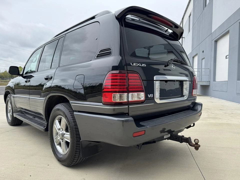 2006 Lexus LX 2nd Gen - Image 14 of 31