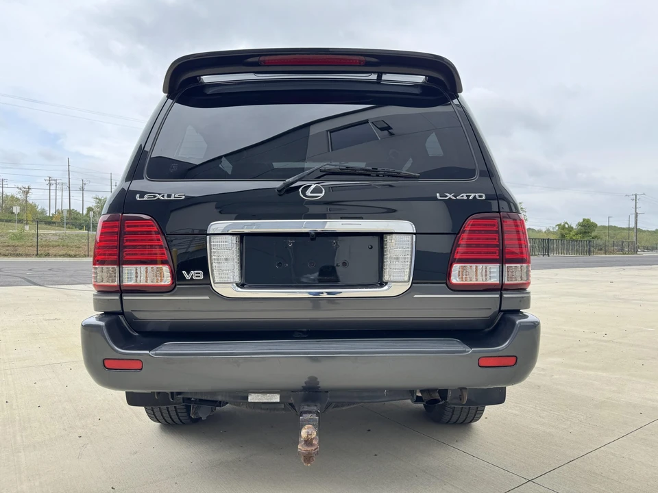 2006 Lexus LX 2nd Gen - Image 19 of 31