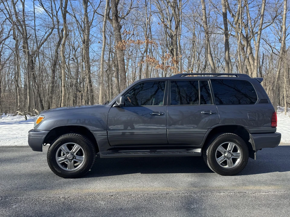 2006 Lexus LX 2nd Gen - Image 21 of 31