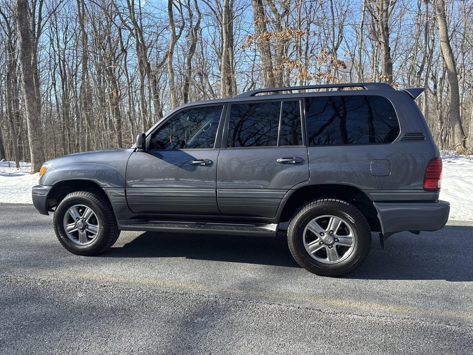 2006 Lexus LX 2nd Gen - Image 24 of 31