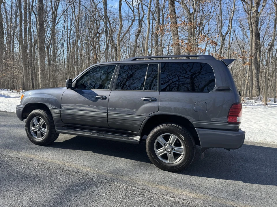 2006 Lexus LX 2nd Gen - Image 22 of 31