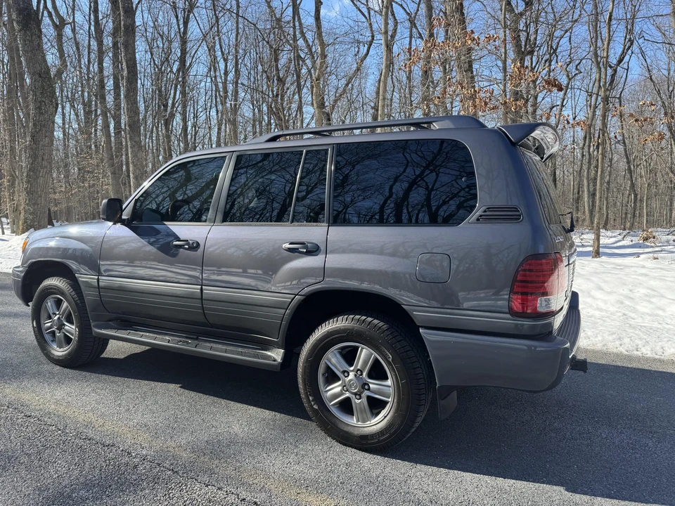 2006 Lexus LX 2nd Gen - Image 26 of 31