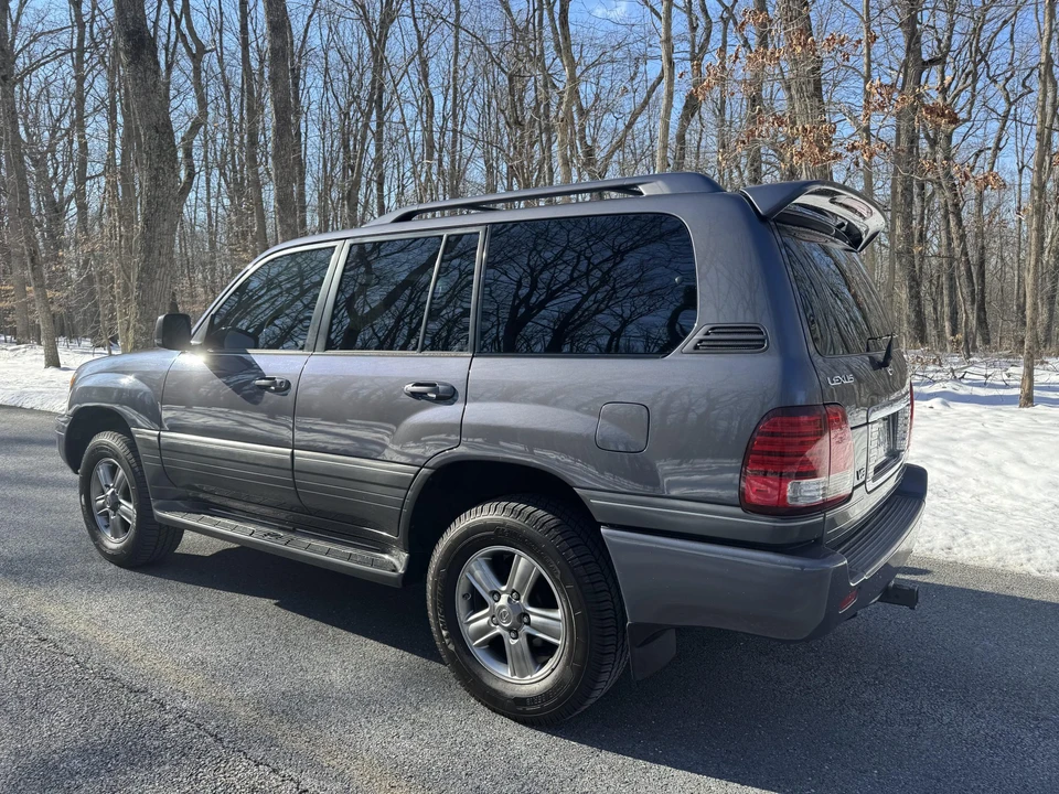 2006 Lexus LX 2nd Gen - Image 25 of 31