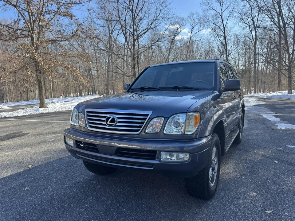 2006 Lexus LX 2nd Gen - Image 3 of 31