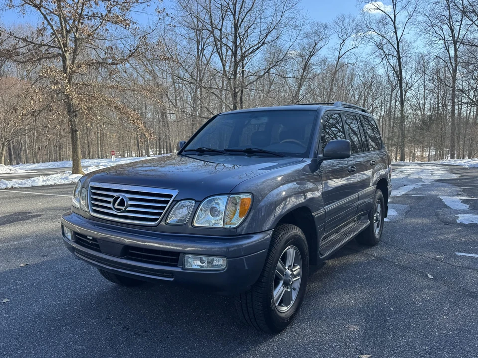 2006 Lexus LX 2nd Gen - Image 11 of 31