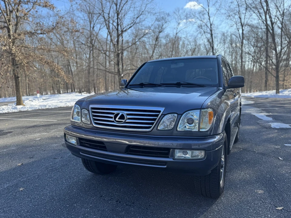 2006 Lexus LX 2nd Gen - Image 2 of 31