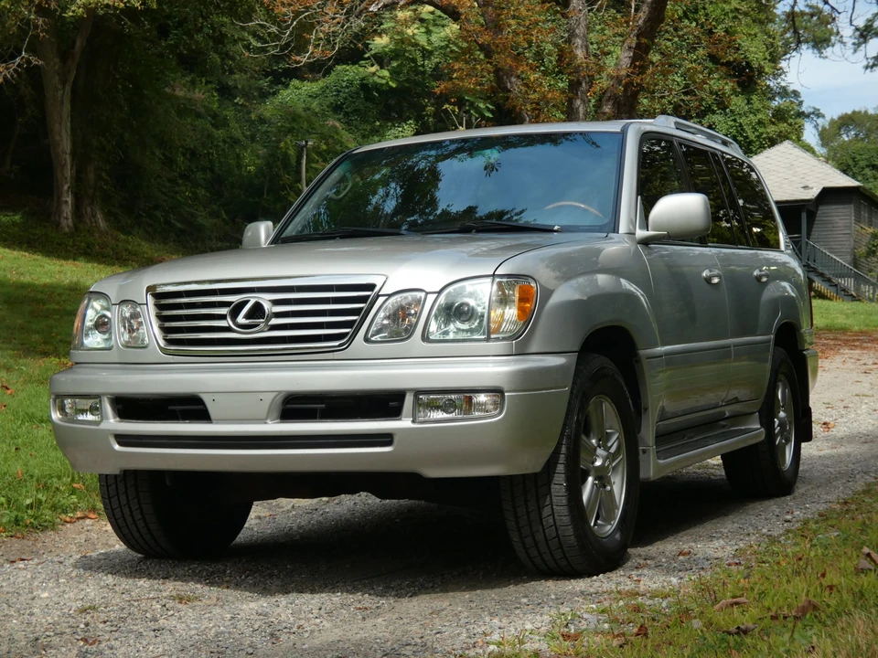 2006 Lexus LX 2nd Gen - Image 2 of 31