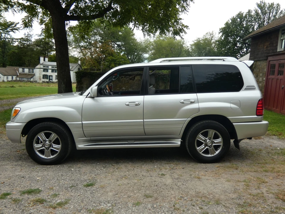 2006 Lexus LX 2nd Gen - Image 15 of 31