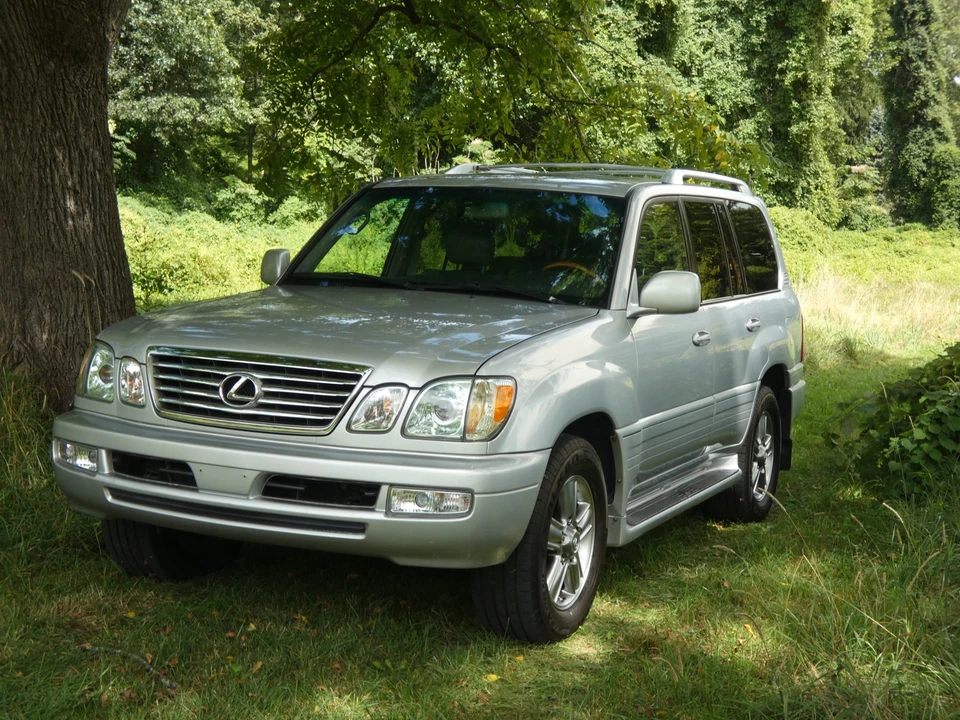 2006 Lexus LX 2nd Gen - Image 4 of 31