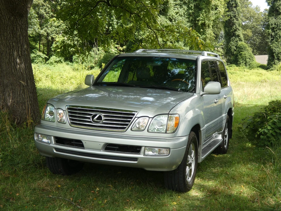 2006 Lexus LX 2nd Gen - Image 5 of 31