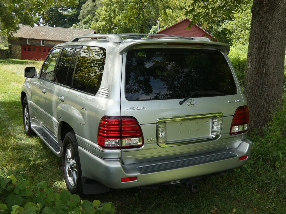 2006 Lexus LX 2nd Gen - Image 24 of 31