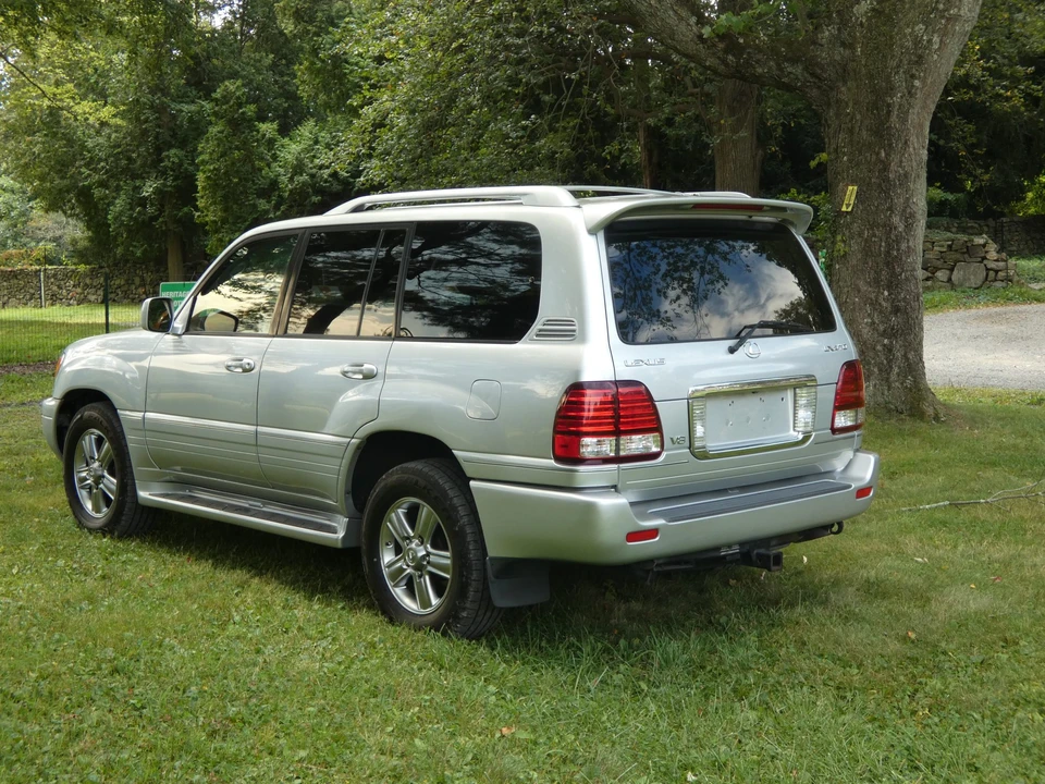 2006 Lexus LX 2nd Gen - Image 19 of 31