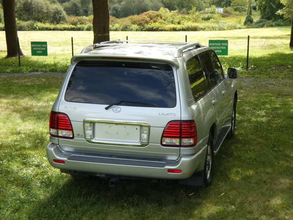 2006 Lexus LX 2nd Gen - Image 28 of 31