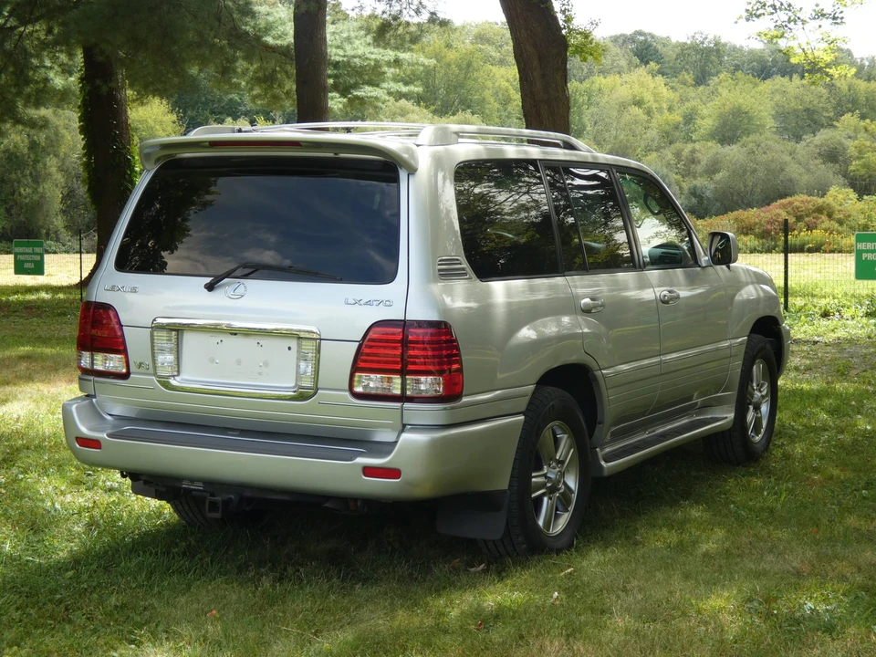 2006 Lexus LX 2nd Gen - Image 29 of 31