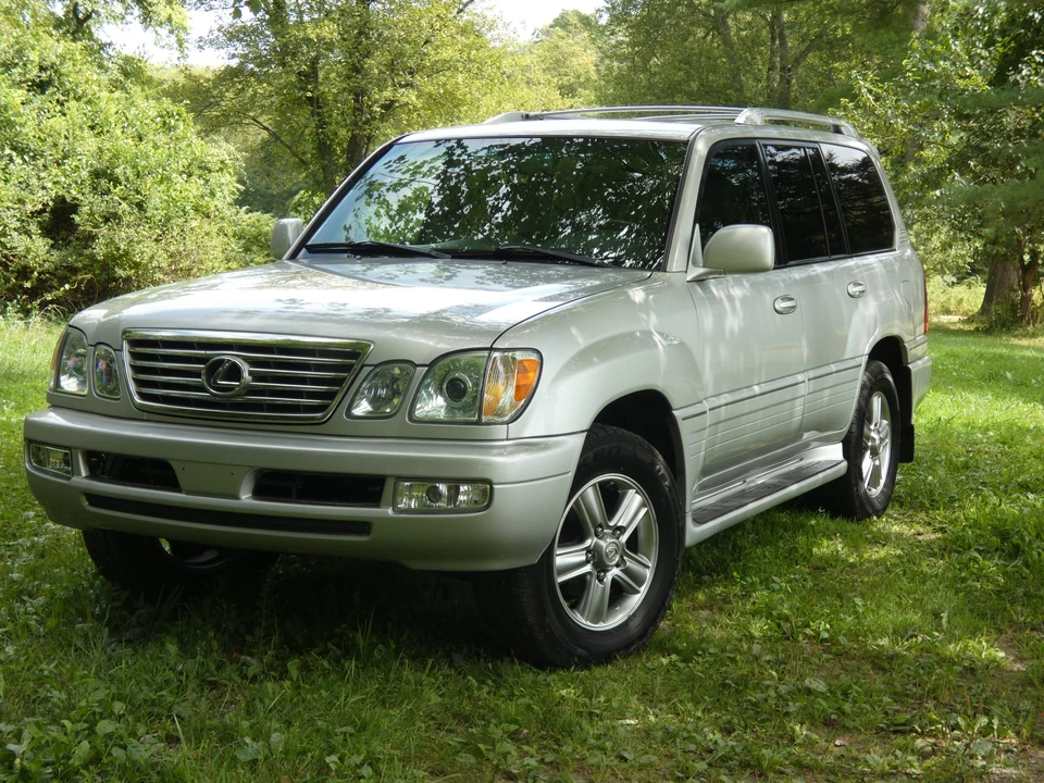 2006 Lexus LX 2nd Gen - Image 6 of 31