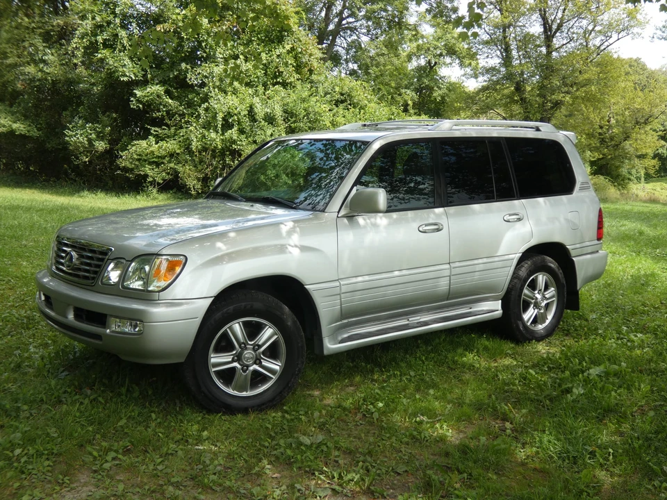 2006 Lexus LX 2nd Gen - Image 13 of 31