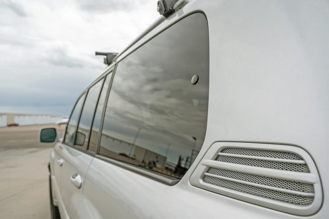 2006 Lexus LX 2nd Gen - Image 20 of 31