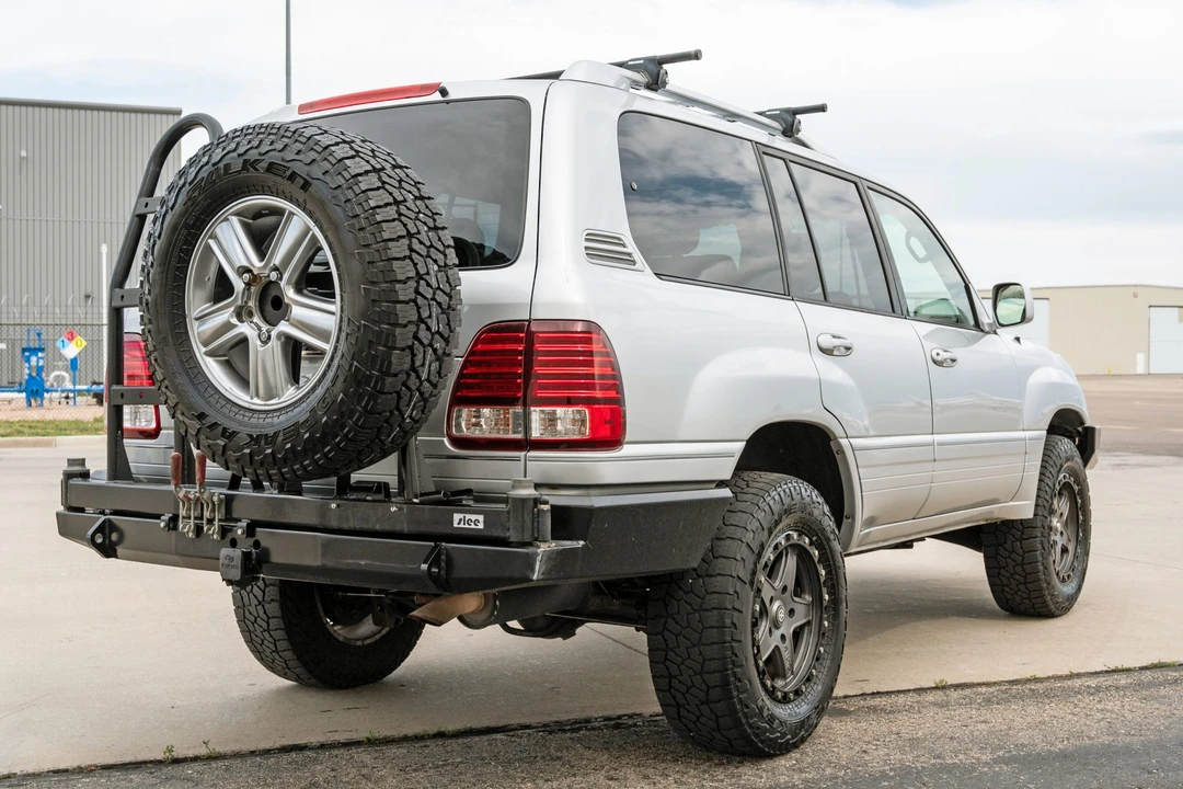 2006 Lexus LX 2nd Gen - Image 5 of 31