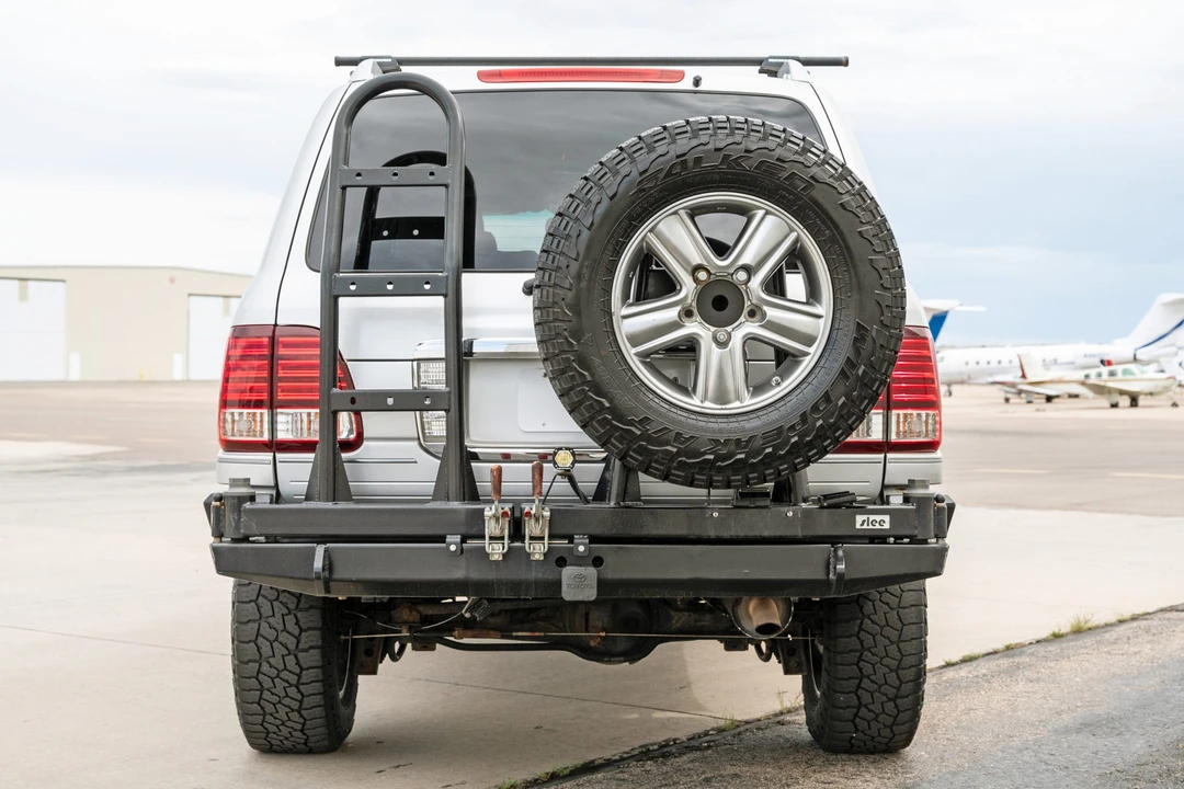 2006 Lexus LX 2nd Gen - Image 4 of 31