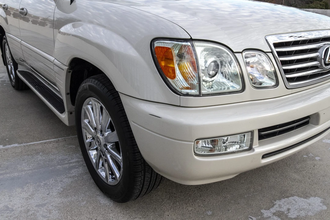 2006 Lexus LX 2nd Gen - Image 12 of 31