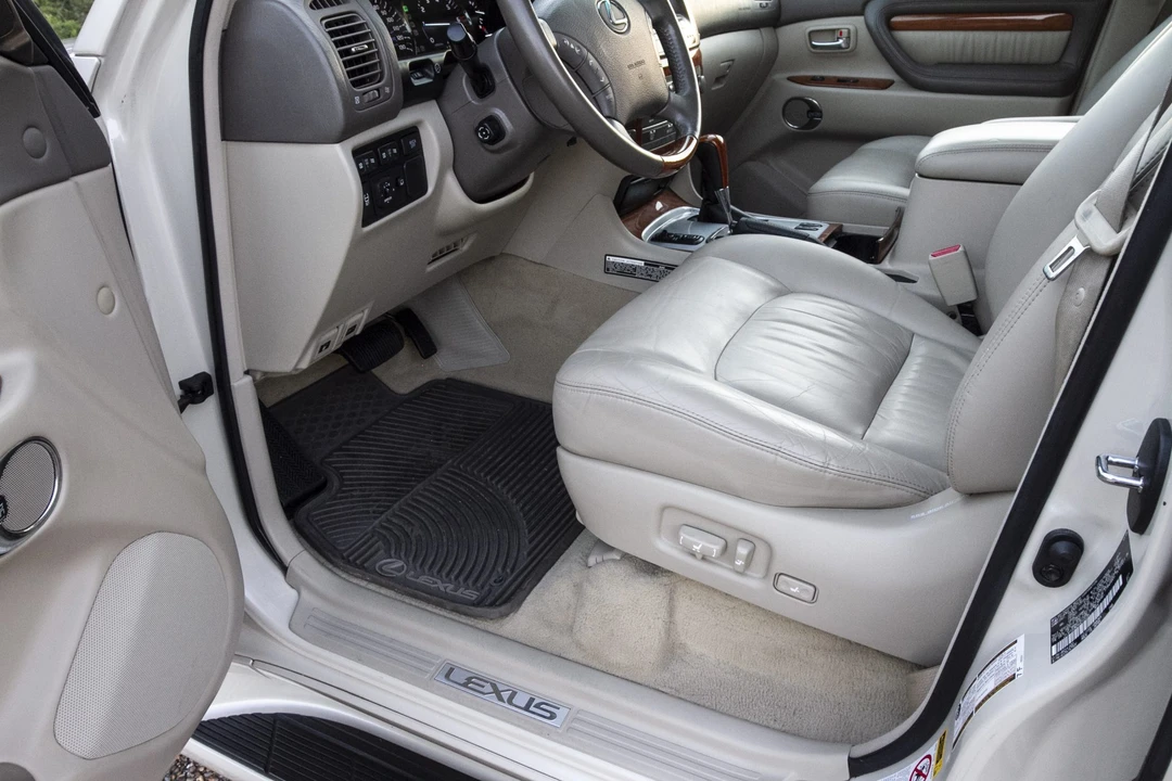 2006 Lexus LX 2nd Gen - Image 22 of 31